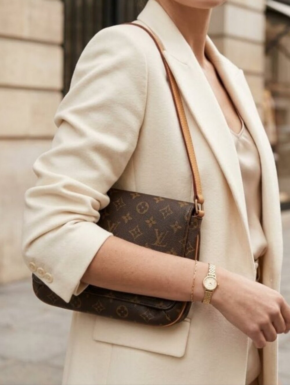 Authentic Louis Vuitton Monogram Canvas Musette Tango Bag LV Excellent Condition